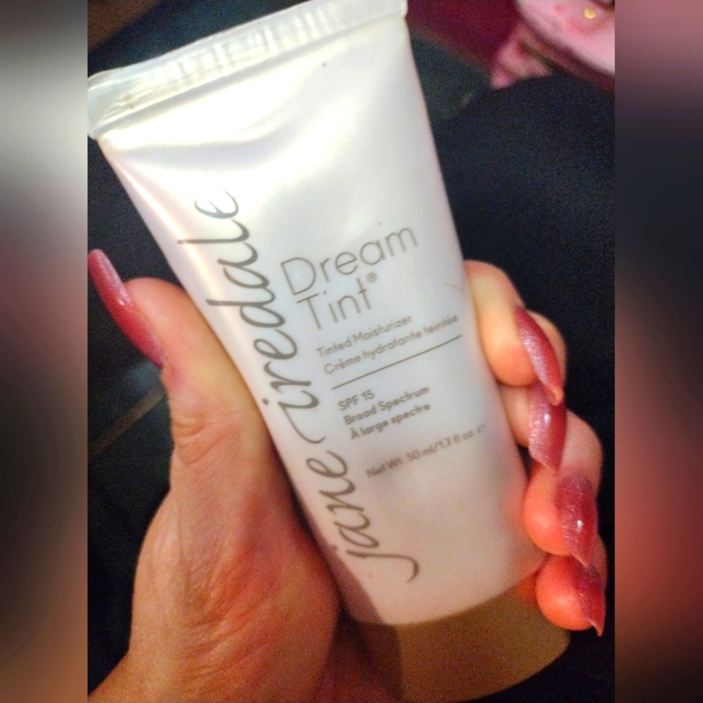 Dream Tint Moisturizer ((Read Description))